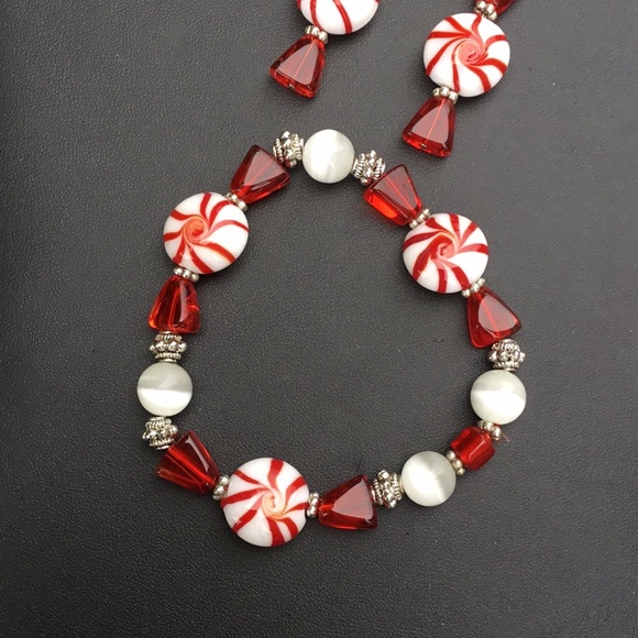 Peppermint Candy Beaded Bracelet and earrings set - Picture 5 of 7